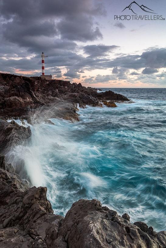 El faro Faro de Abona a la luz de la mañana