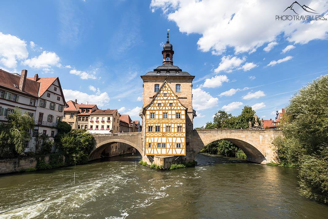 La vue depuis le Geyerswörthsteg sur l'Ancien Hôtel de Ville à Bamberg