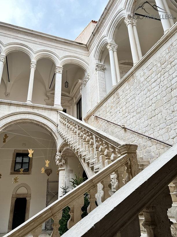 L'escalier du Palais des Recteurs à Dubrovnik