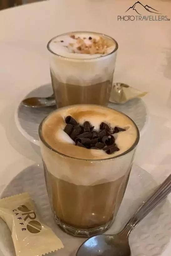 Un café en el antiguo barrio de luces rojas