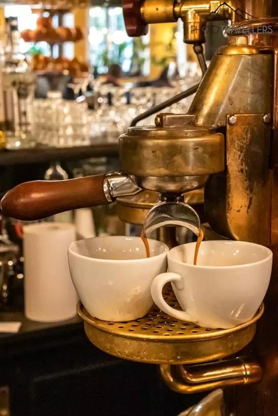 Una máquina de espresso en el Café San Marco en Trieste