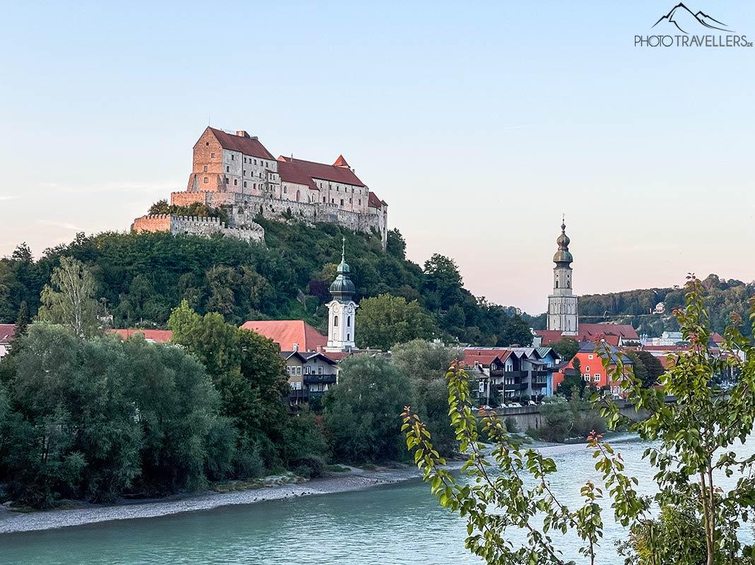 Vue de Burghausen avec la plus longue forteresse du monde