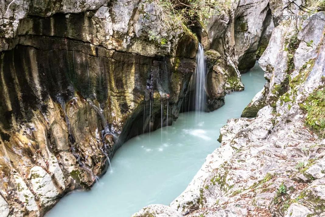A vista do grande desfiladeiro do Soča