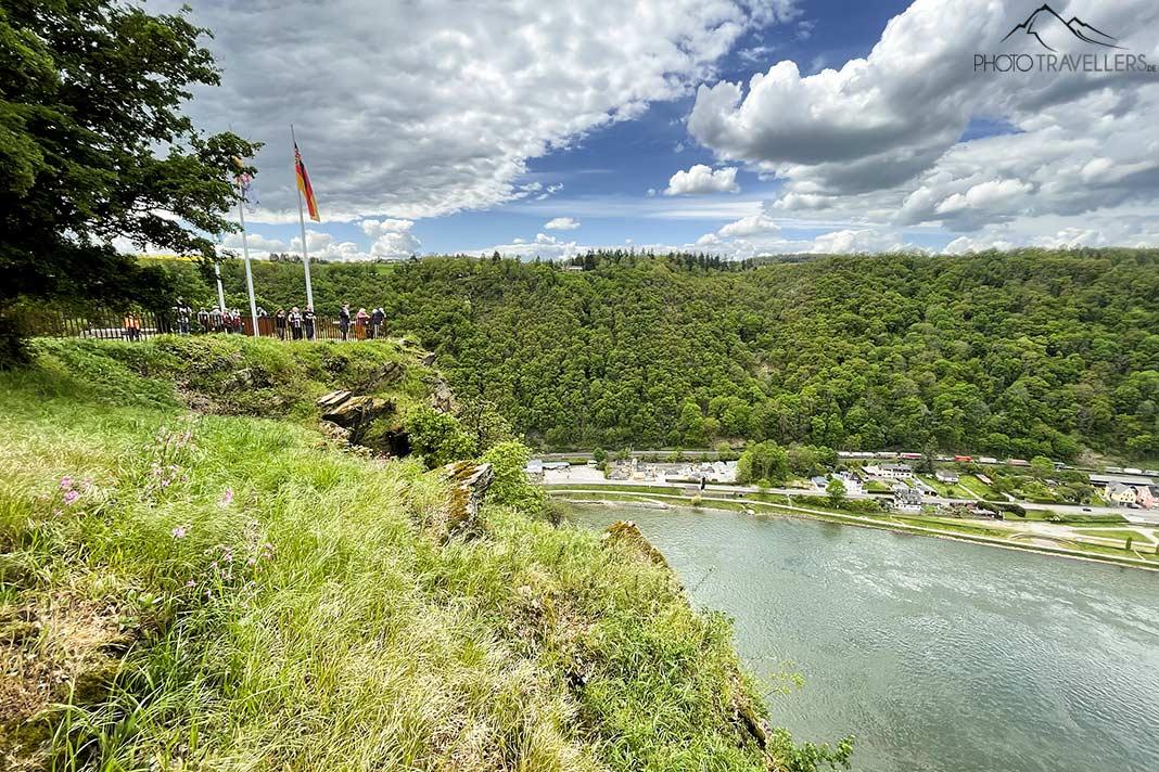 Visiteurs sur une plateforme d'observation à Loreley