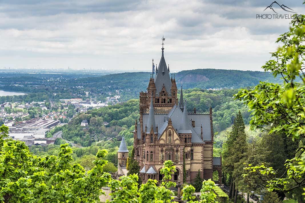 Vue sur le château Drachenburg