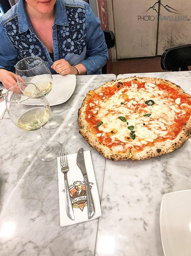 Pizza no restaurante L' Antica Pizzeria da Michele Trevi