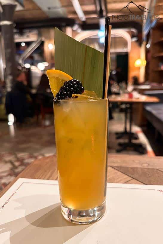 Um cocktail no Comodo Mercato Trevi em Roma