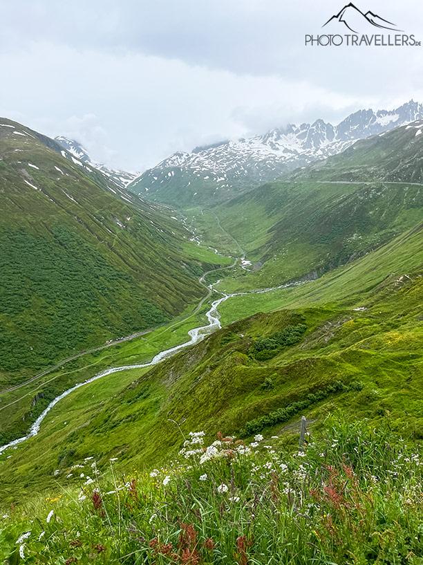 Vista de la ruta de tren desde el Furkapass
