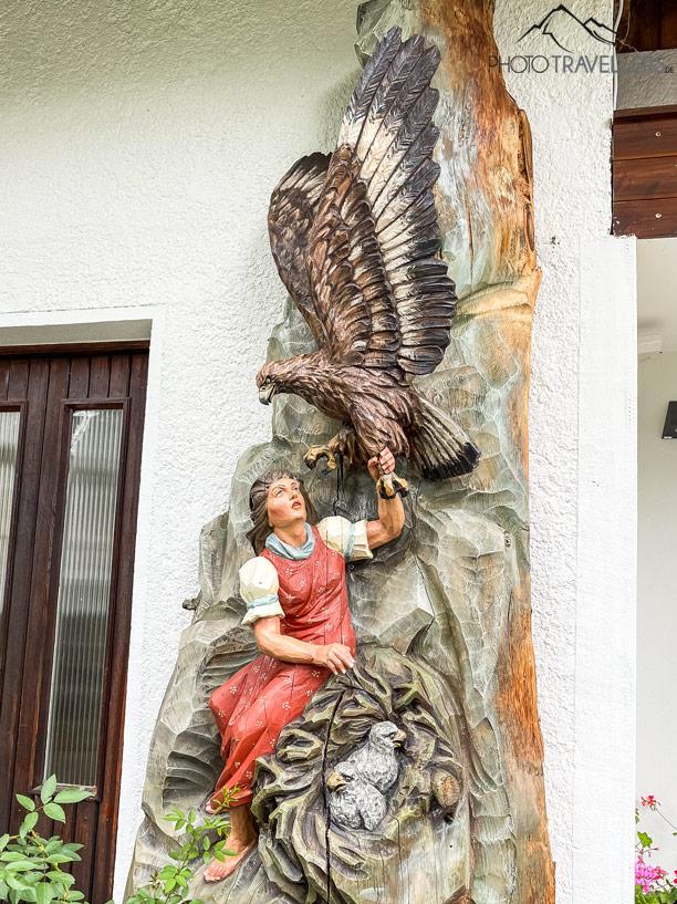 Figura esculpida à mão da Geierwally