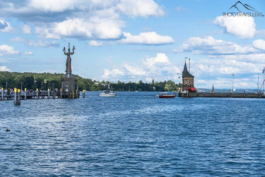 Vue sur la porte du port de Constance avec "Imperia"