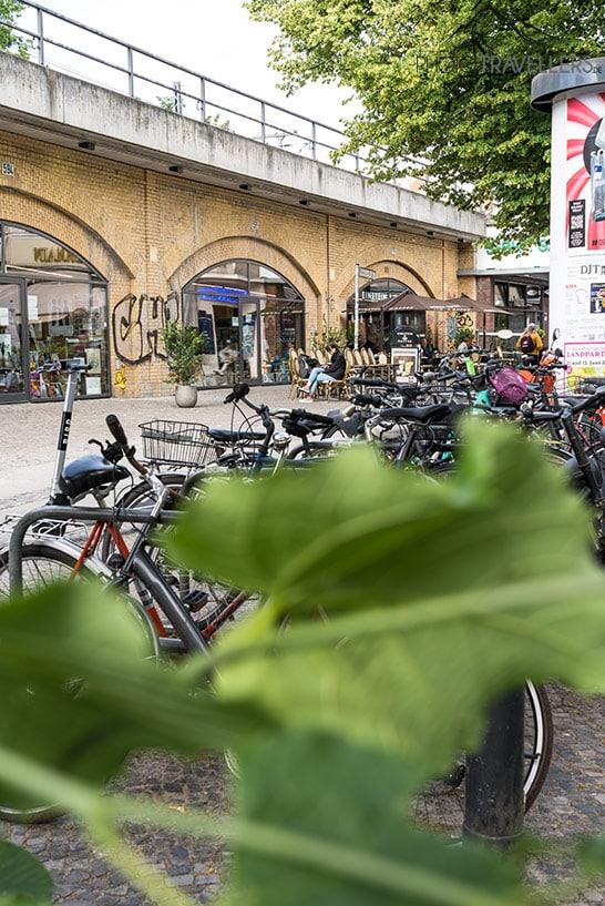 Vue sur les arches de la gare du Savignyplatz à Berlin