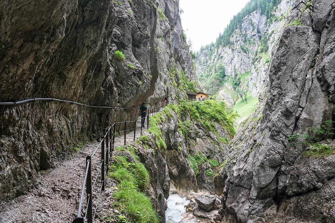 La cabane d'entrée de la Höllentalklamm