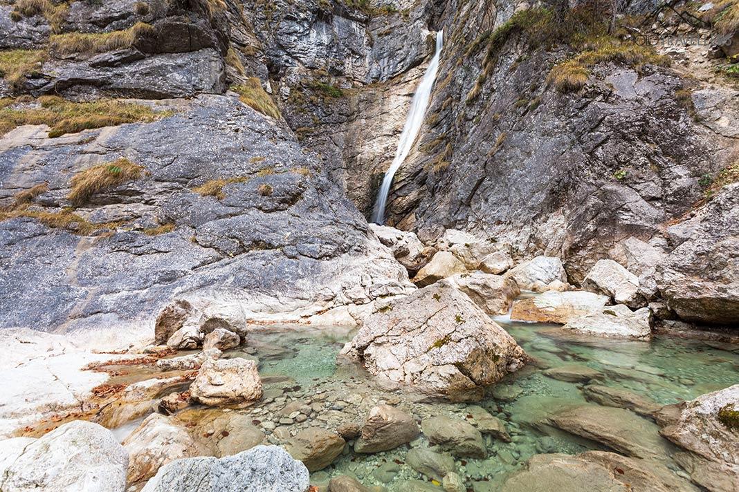 La chute d'eau au bout de la Pöllatschlucht