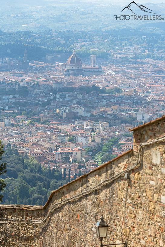 A vista do mosteiro franciscano Convento di San Francesco sobre Florença