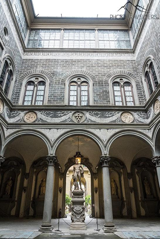 O pátio no Palazzo Medici Riccardi em Florença
