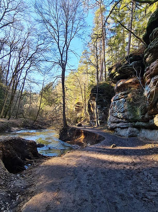 La Schwarzachklamm impressionne de nombreux visiteurs en été en Franconie