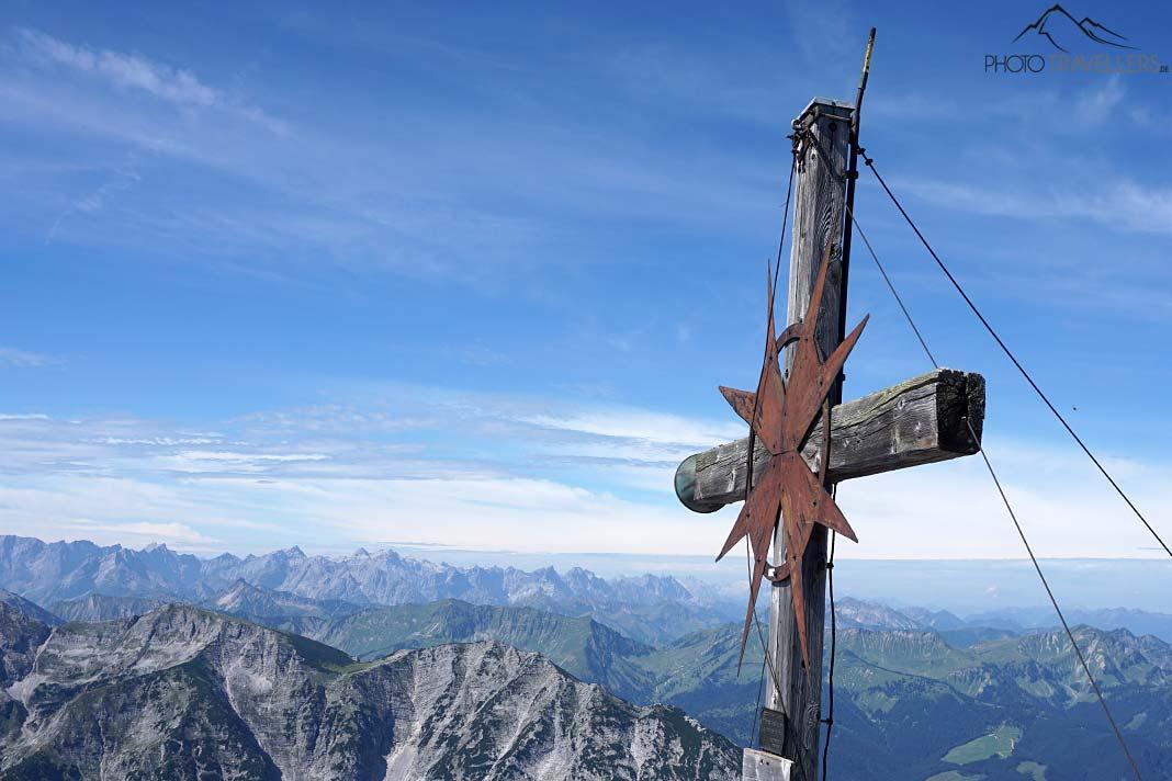 La vieille croix du sommet du Guffert