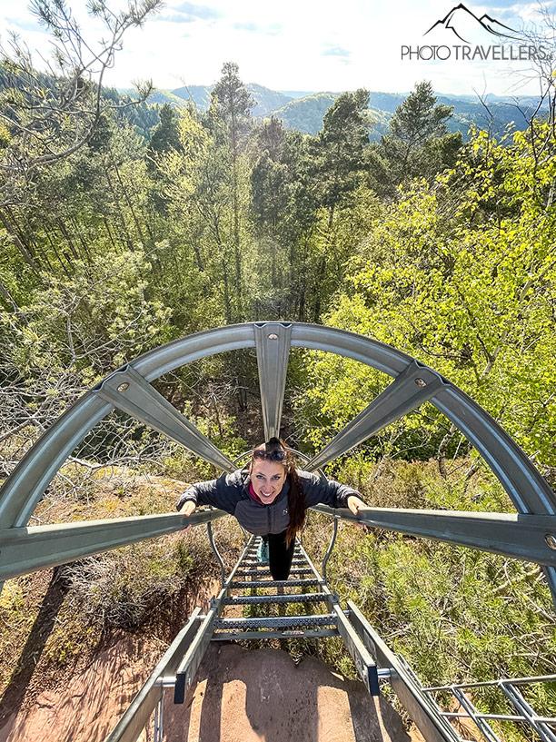 Biggi en la escalera hacia el Hühnerstein