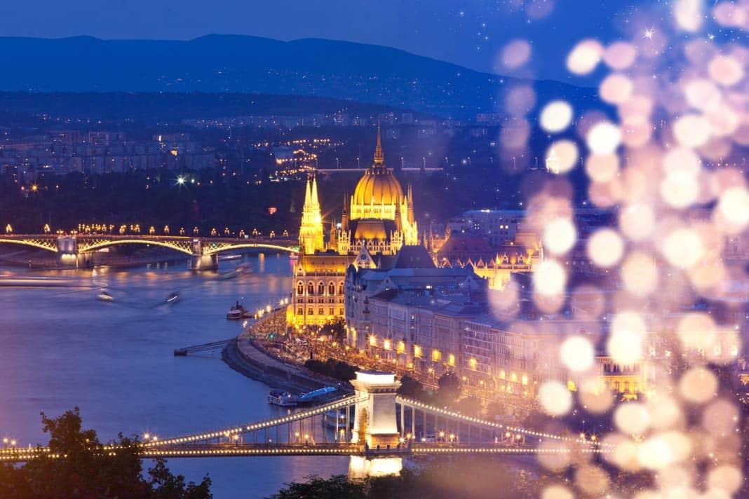 La vista de la celebración de Nochevieja en Budapest