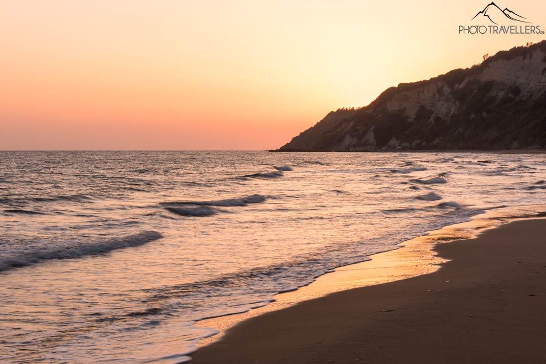 Atardecer en la playa de Gardenos