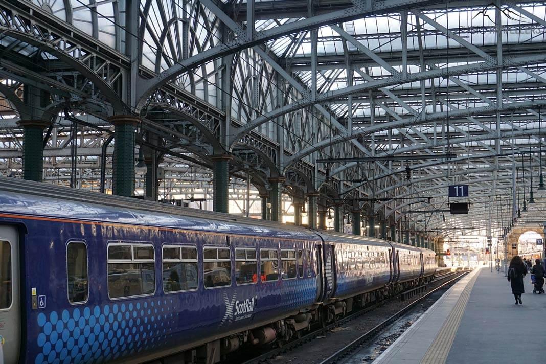 Un train de ScotRail à la gare centrale de Glasgow