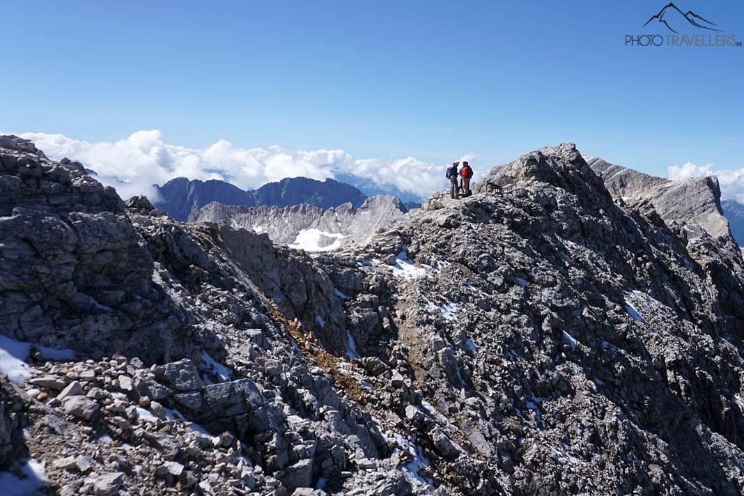 Deux randonneurs sur la crête du Zugspitz