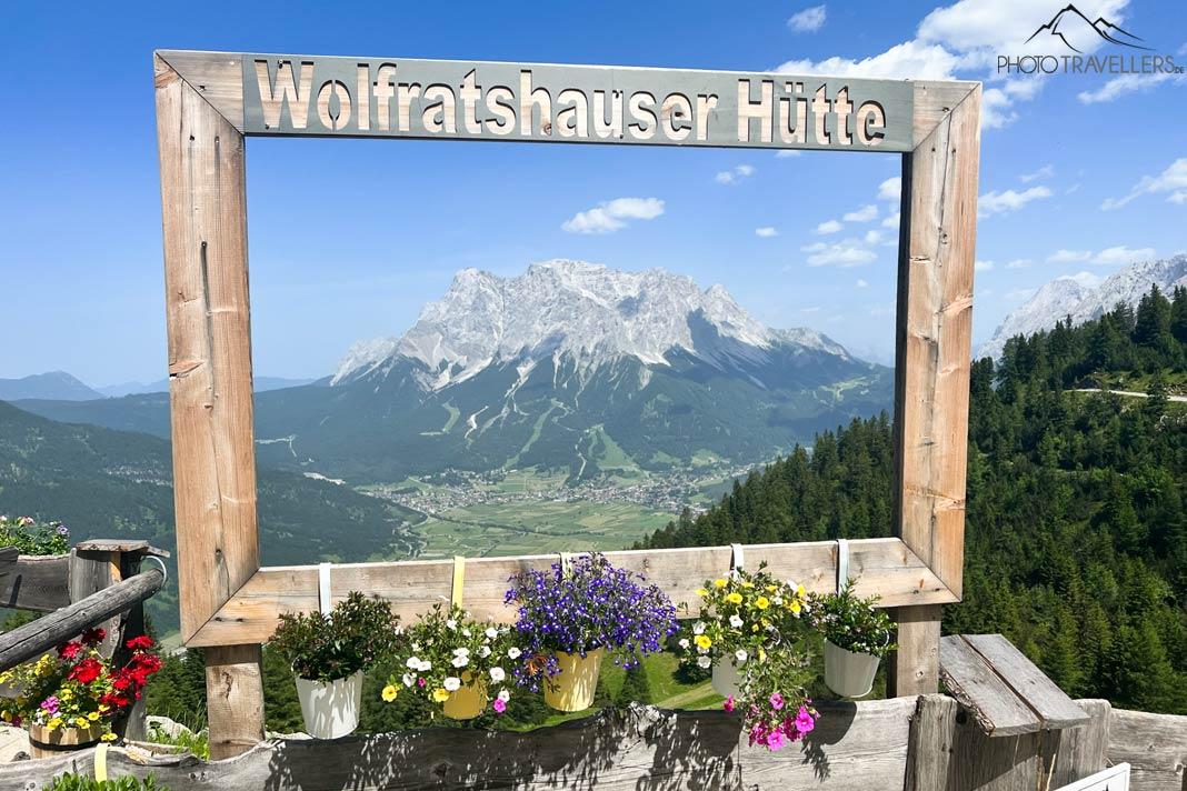Vue à travers un cadre à la Wolfratshauer Hütte