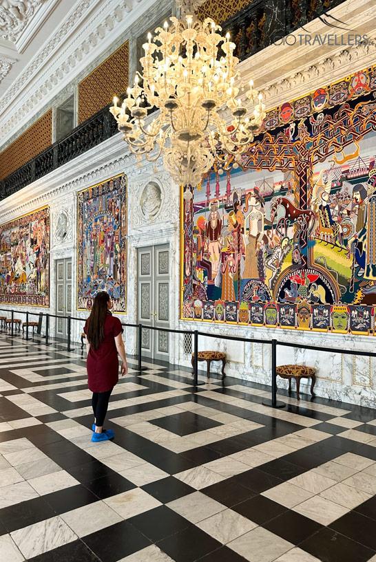 La blogueuse voyage Biggi Bauer au château de Christiansborg à Copenhague