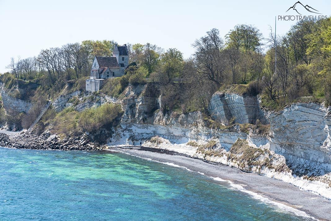 L'église Hojerup Gamle sur les falaises de Stevns Klint