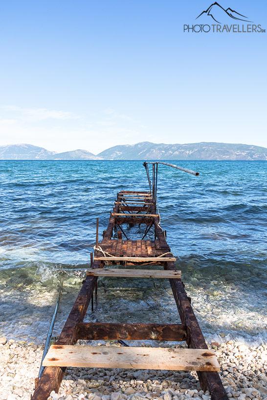 Un muelle cerca de Sami