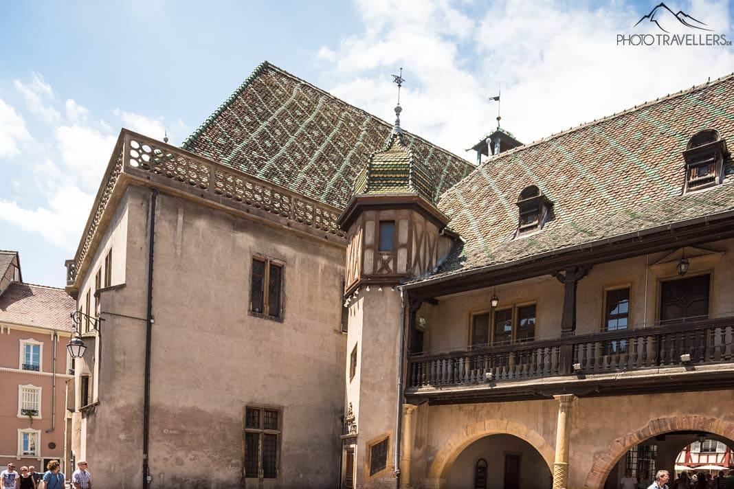 Le Koïfhus à Colmar avec son toit coloré