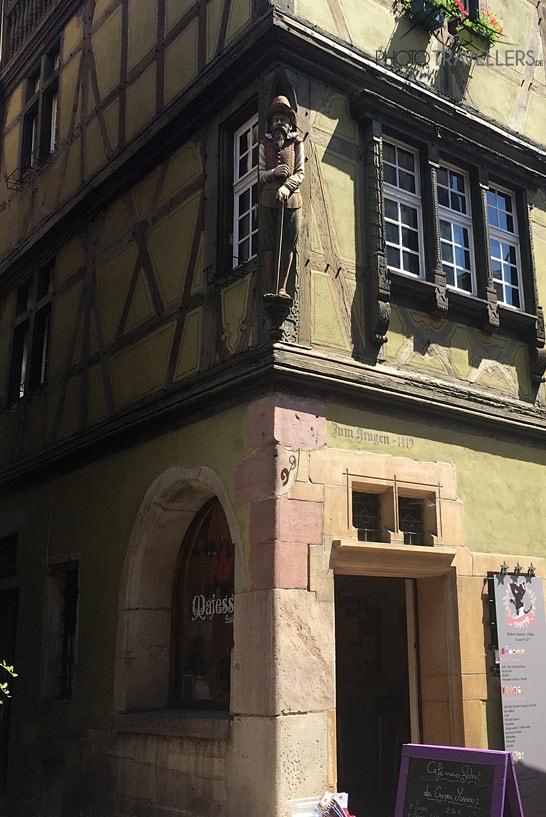 Le bâtiment d'angle "Zum Kragen" dans la rue des Marchands à Colmar