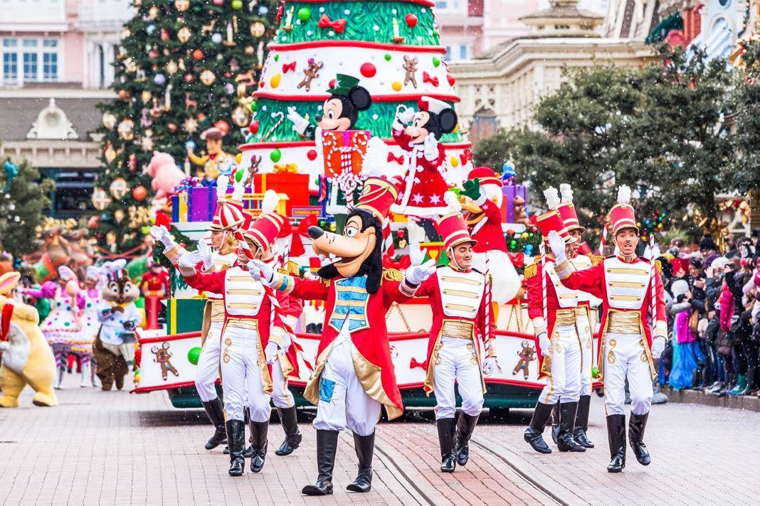 Desfile de Navidad en Disneyland París