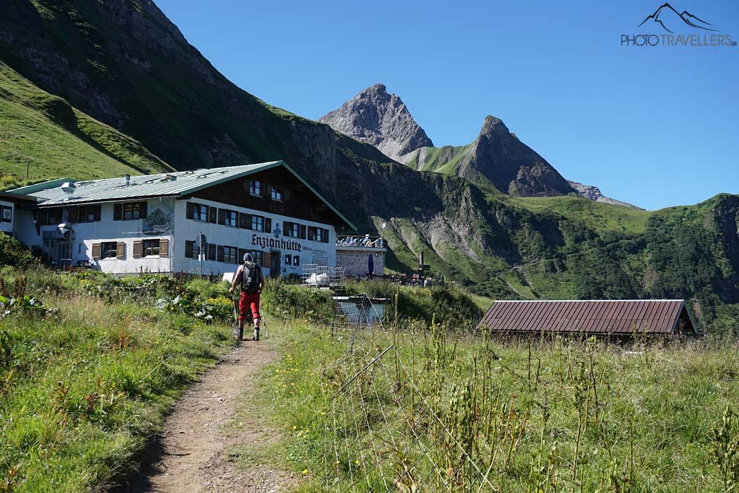 Mon camarade Maik devant la Enzianhütte