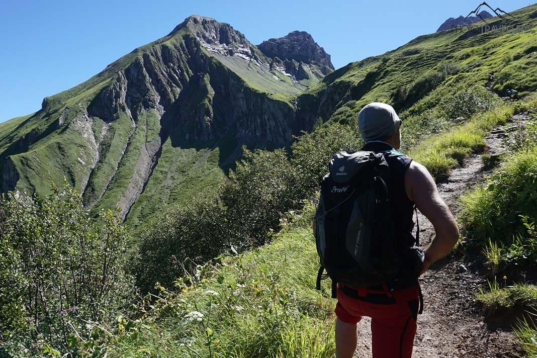 Mon camarade Maik sur le chemin rocheux menant à la Rappenseehütte