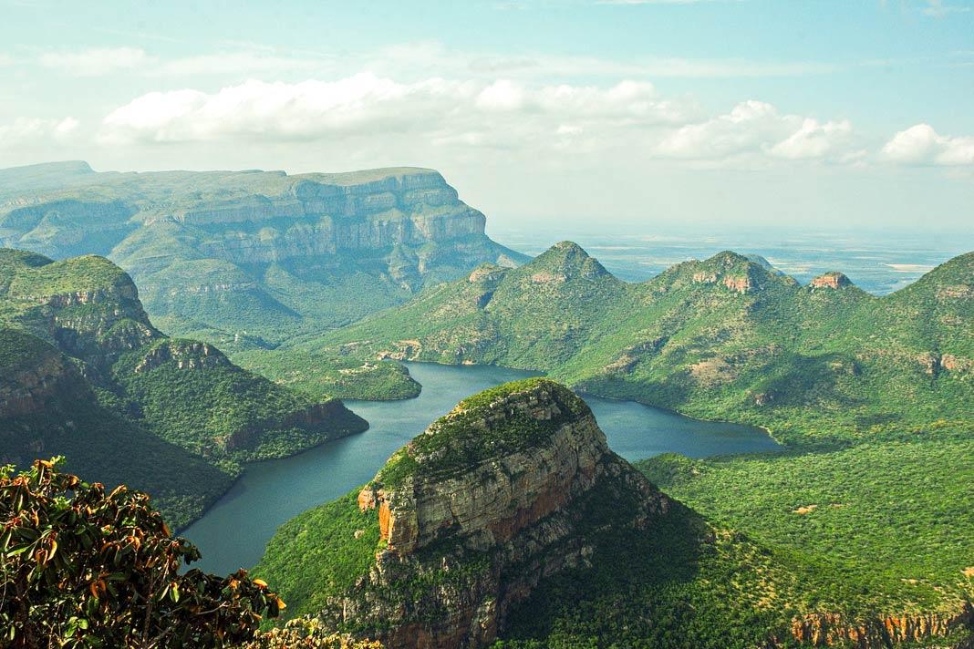 Les Drakensberg en Afrique du Sud sont une attraction majeure