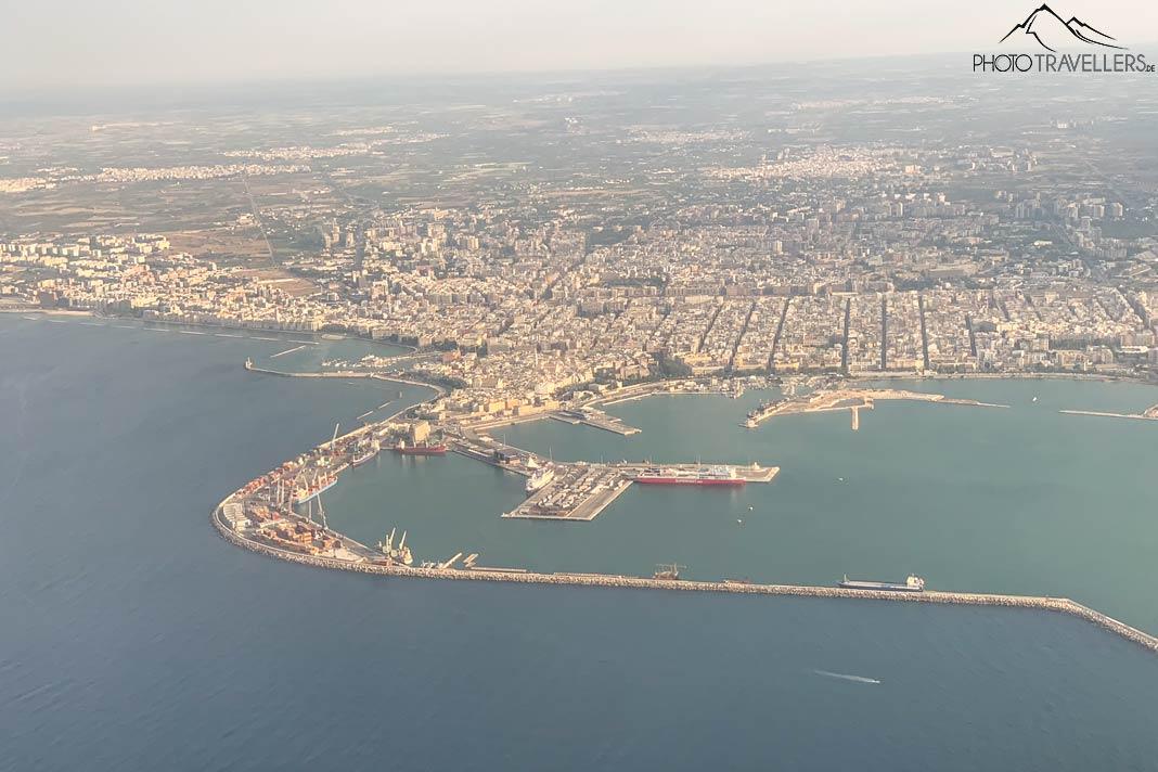 Vue de Bari depuis l'avion