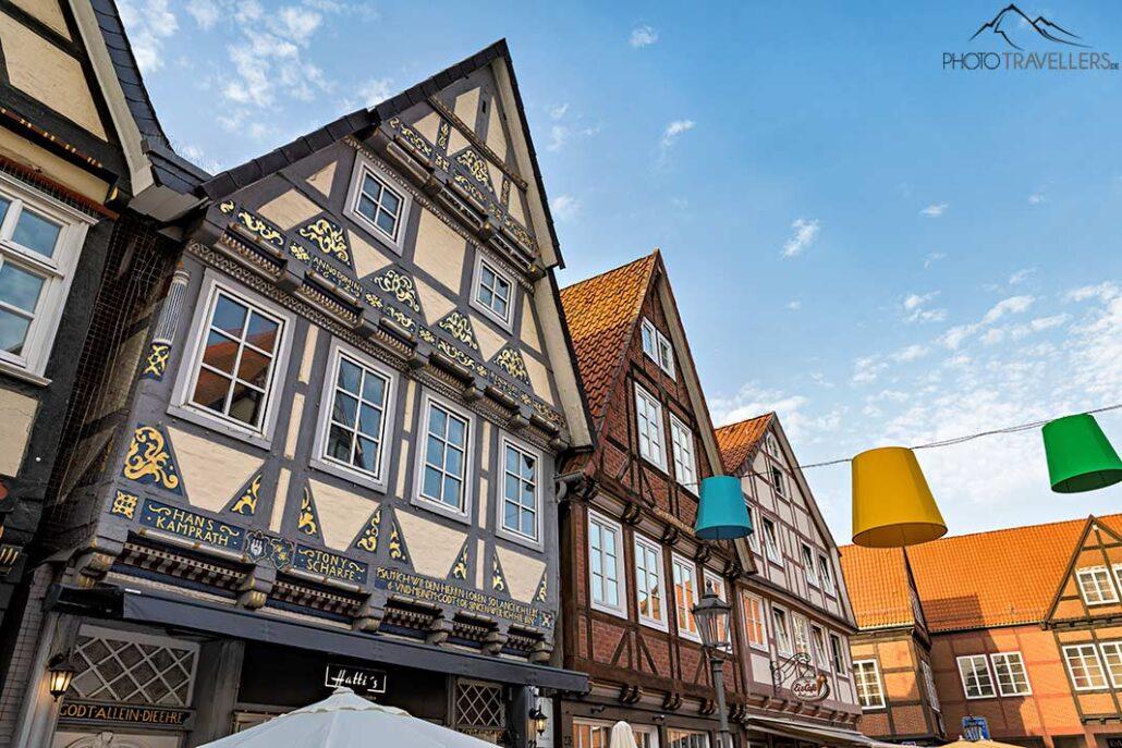 Uma série de lindas casas de enxaimel em Celle