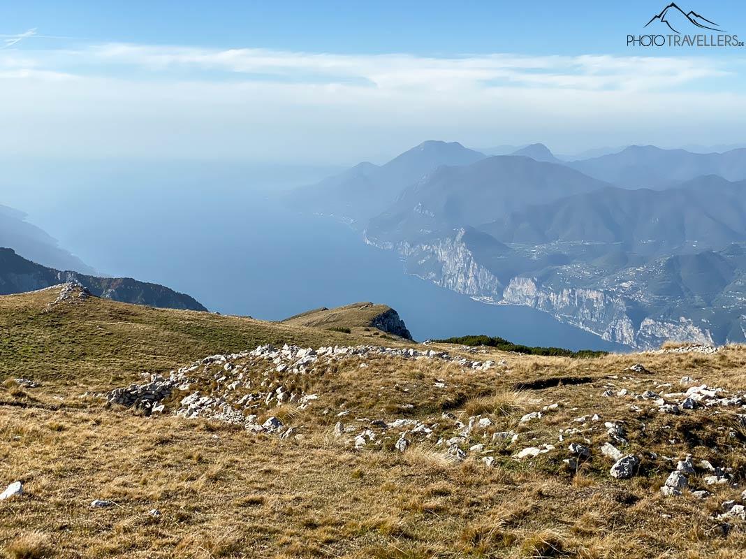 Vue sur le lac de Garde depuis le Monte Altissimo