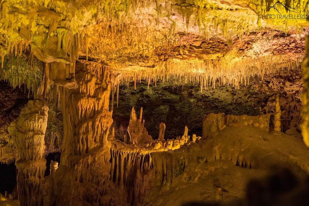 Stalactites dans les Coves dels Hams à Majorque