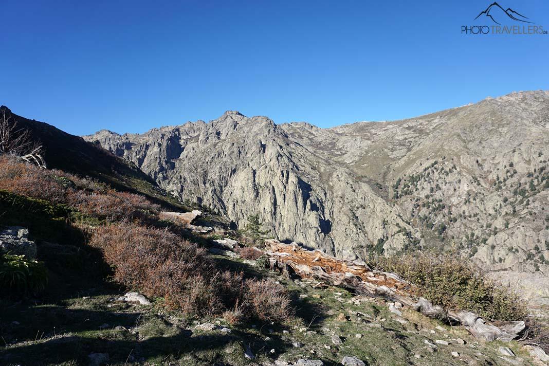 Vue sur les montagnes corses