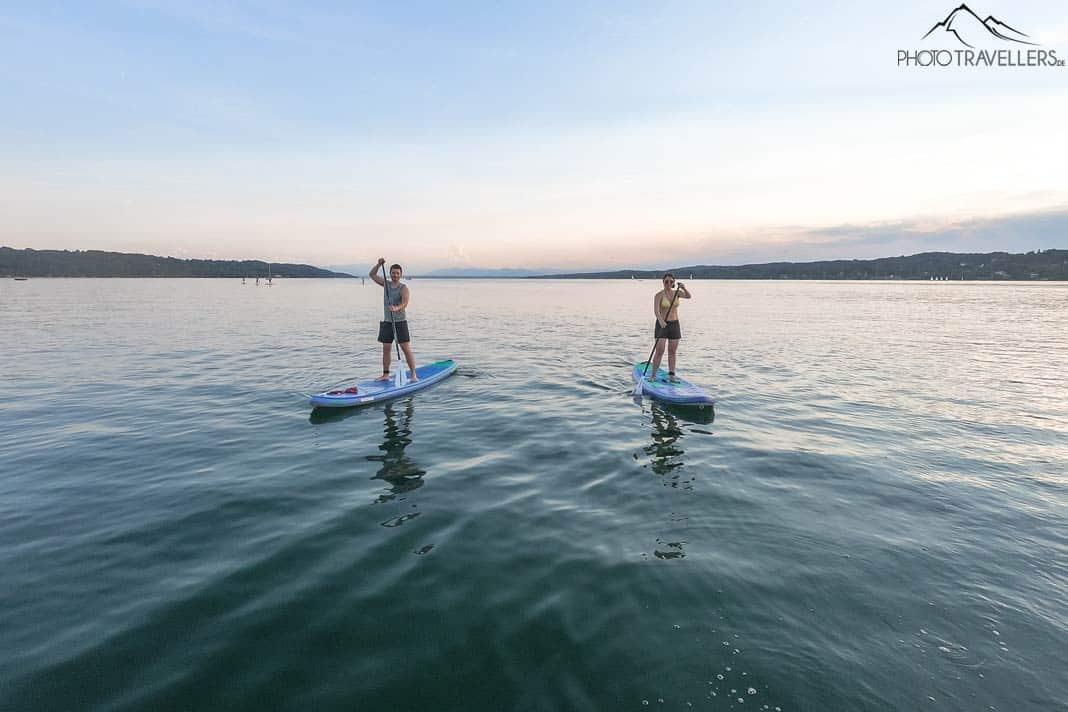 Biggi y Flo en paddle surf en el lago Starnberger