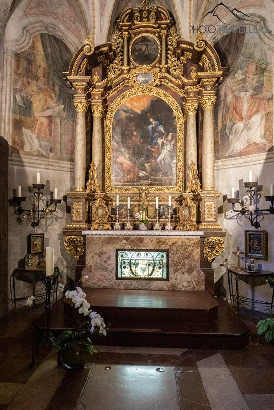 O túmulo da Santa Irmengard na Igreja da Apresentação de Maria na Ilha das Mulheres