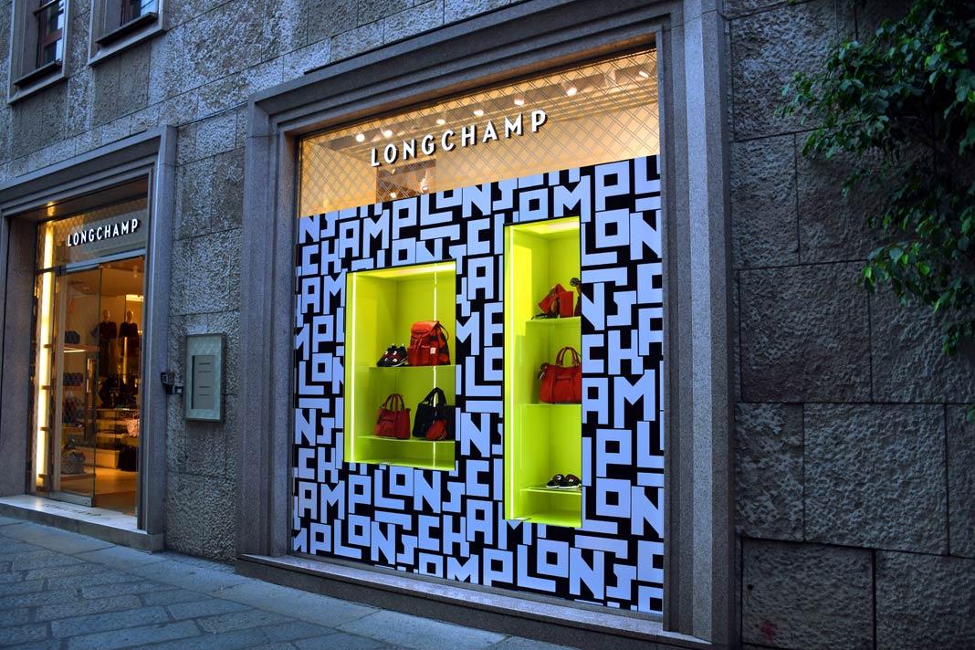 Magasin Longchamp dans la Via Monte Napoleone