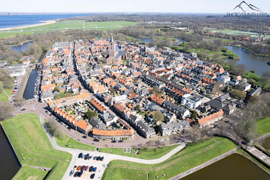 La ville fortifiée néerlandaise de Naarden vue du ciel