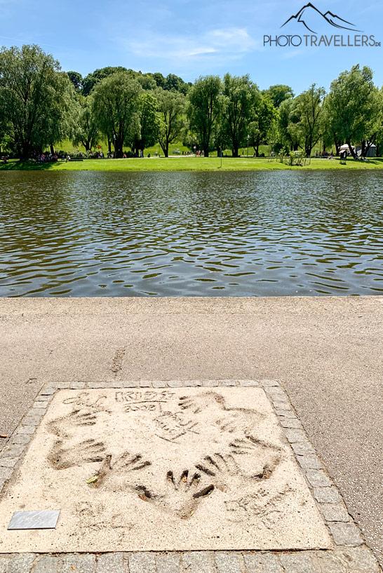 Les empreintes de mains de Kiss au Parc Montsouris