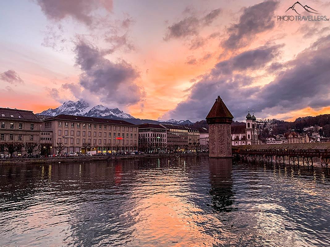 El Puente de la Capilla en Lucerna