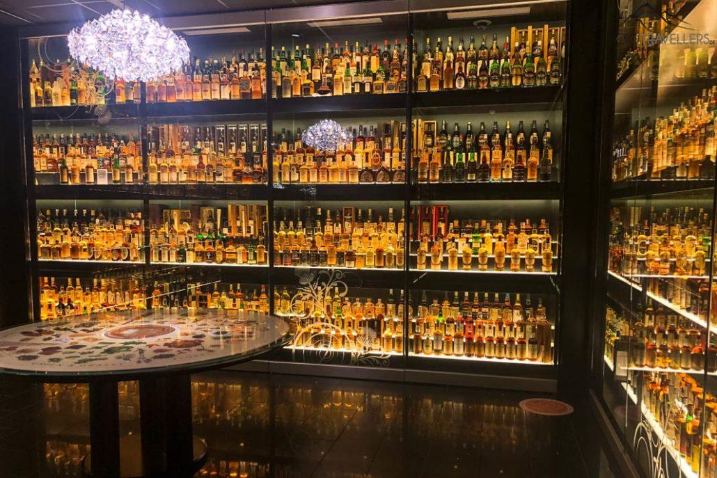 Vista de la colección de whisky de Claive Vidiz - un secreto