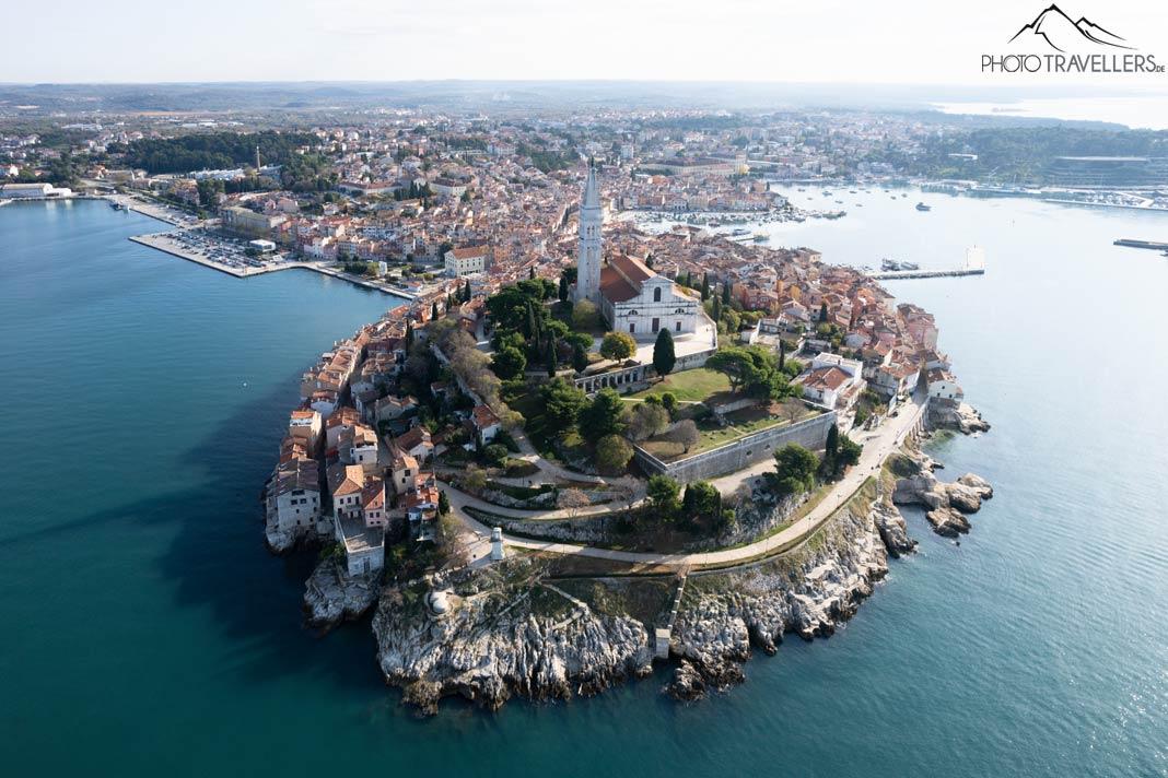 La vieille ville de Rovinj vue du ciel