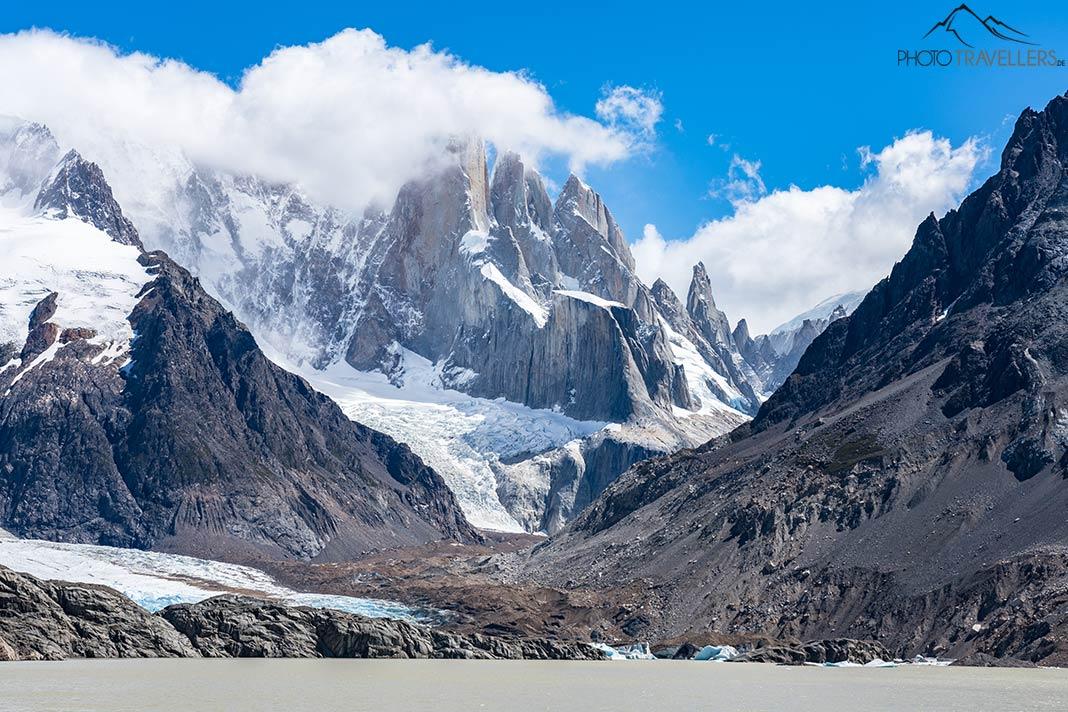 A vista sobre a Laguna Torre com o Cerro Torre ao fundo